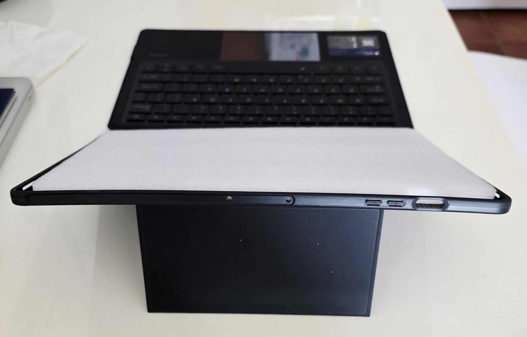 Covers & Borse: Tablethülle mit Tastatur bluetooth neu – Nuovo (secondo la descrizione) da wetzikon venduto da Bestedienste 6