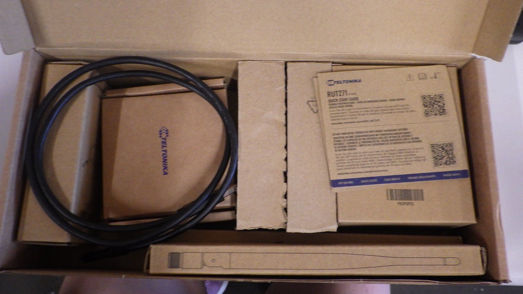 Teltonika Modem & Router: Teltonika RUT271 - Wireless Router - Netz - WWAN – Nuovo e nell'imballaggio originale da Gossau ZH venduto da OrderflowAG
