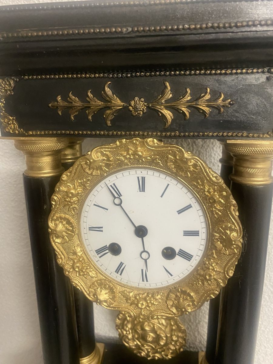 Orologi da terra & Orologi da parete: Antike Pendule schwarz-gold aus Holz – Usato da Adetswil venduto da rof01 1