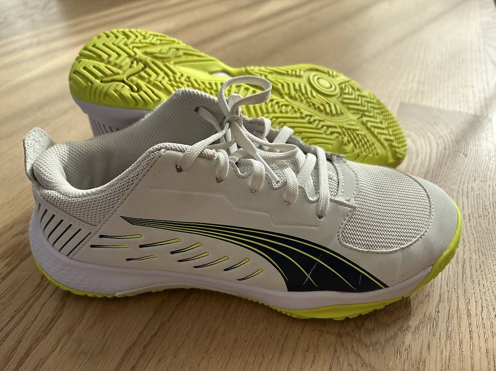 Scarpe per ragazzi: Puma Hallenschuhe 38,5 – Usato da Pfäffikon ZH venduto da eggisun