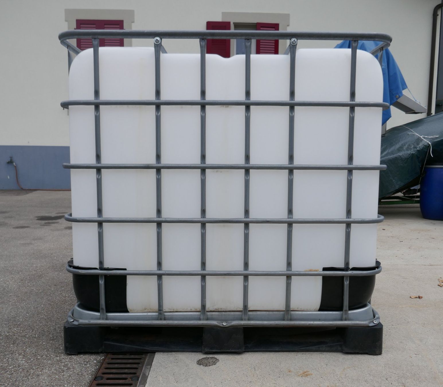 Abbeveratoi e trogoli: IBC Tank, Wassertank, 1000 Liter – Usato da Port venduto da uzuku 3