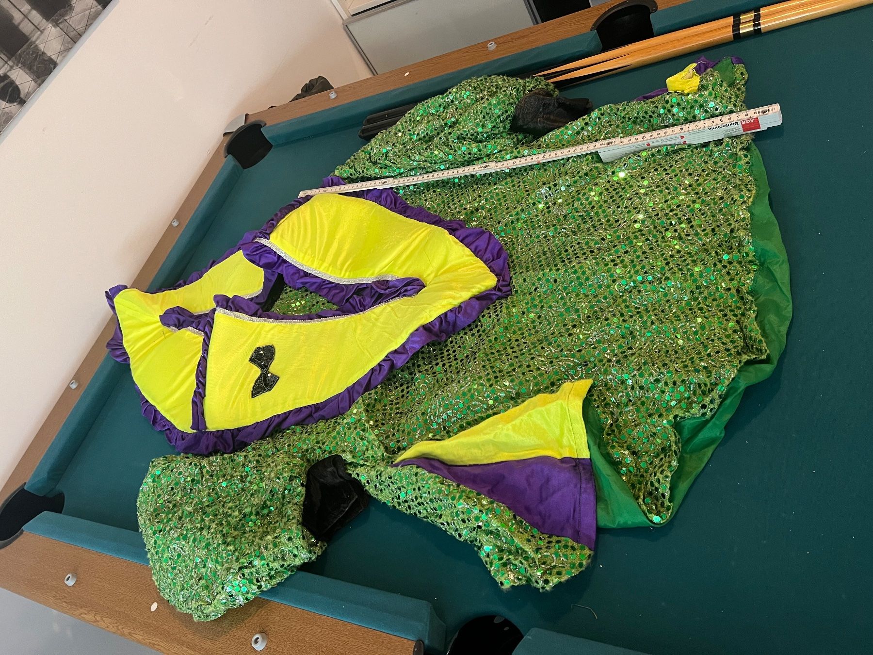 Costumi: Fasnachts kleidung – Usato da Boningen venduto da LAZ 1