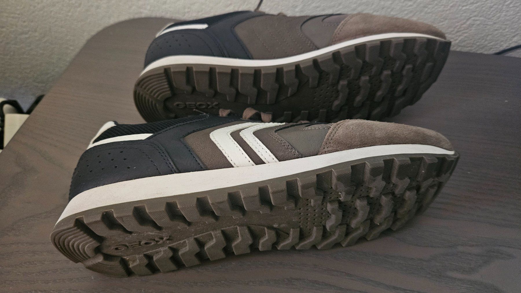 Geox Scarpe da uomo: Geox Sneaker 43 neuwertig – Usato da Lyss venduto da Salomis 2