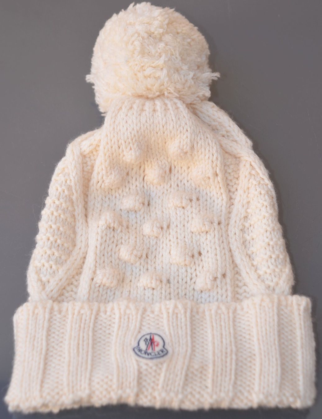 Moncler Copricapi, berretti & cappellini: Mütze Moncler bonnet – Usato da Collonges venduto da arashee