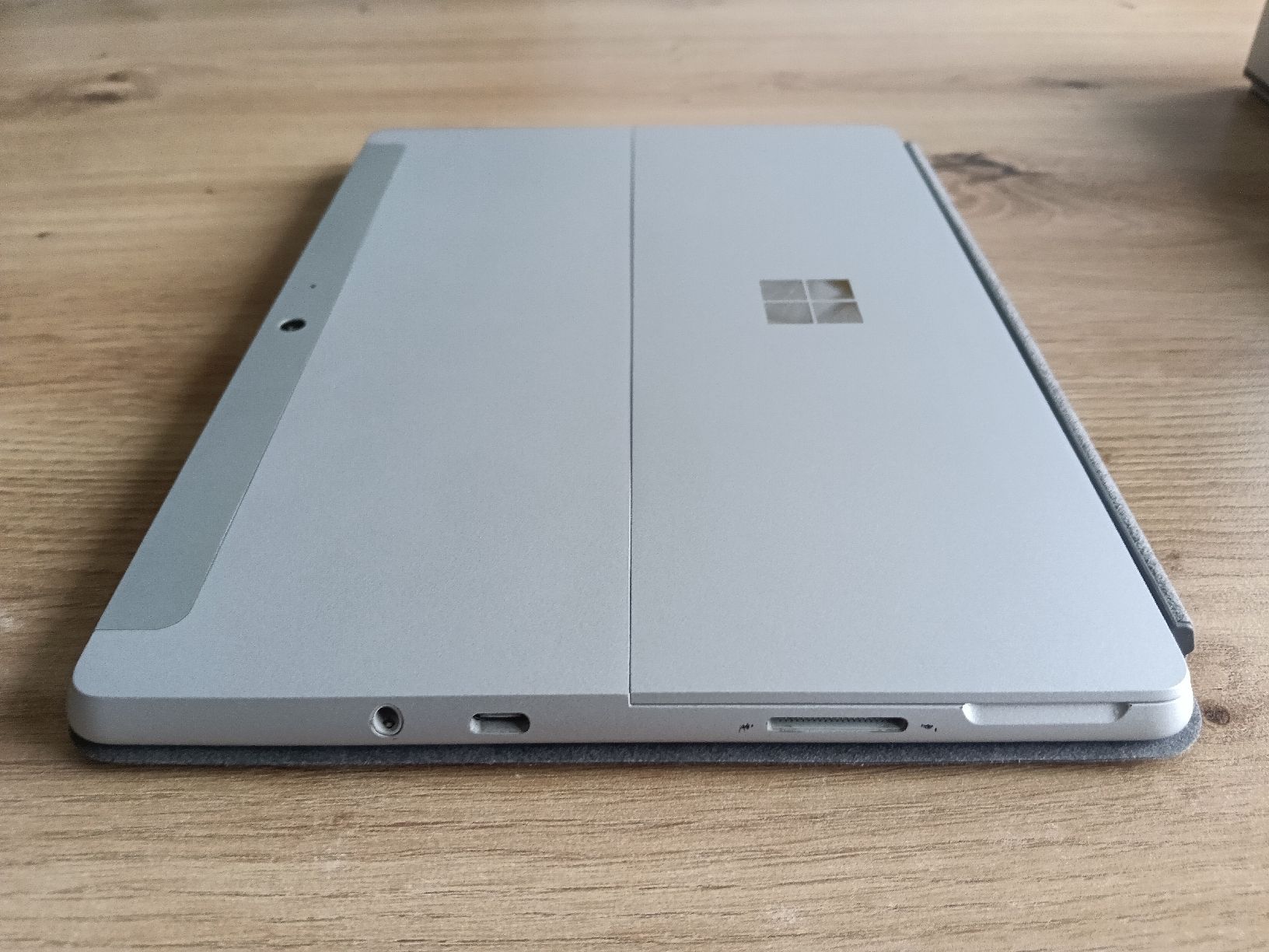 Microsoft Tablet PC: Microsoft Surface Go 3 inkl. Type Cover ab 1.- – Gebraucht aus Thayngen von Darkmotion 3