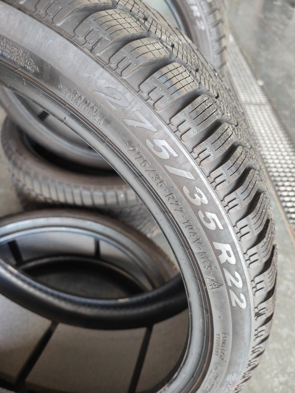 Pneus & Roues: BMW X5 Winterreifen – D'occasion à Oberengstringen par Reifen-Lagerverkauf 1