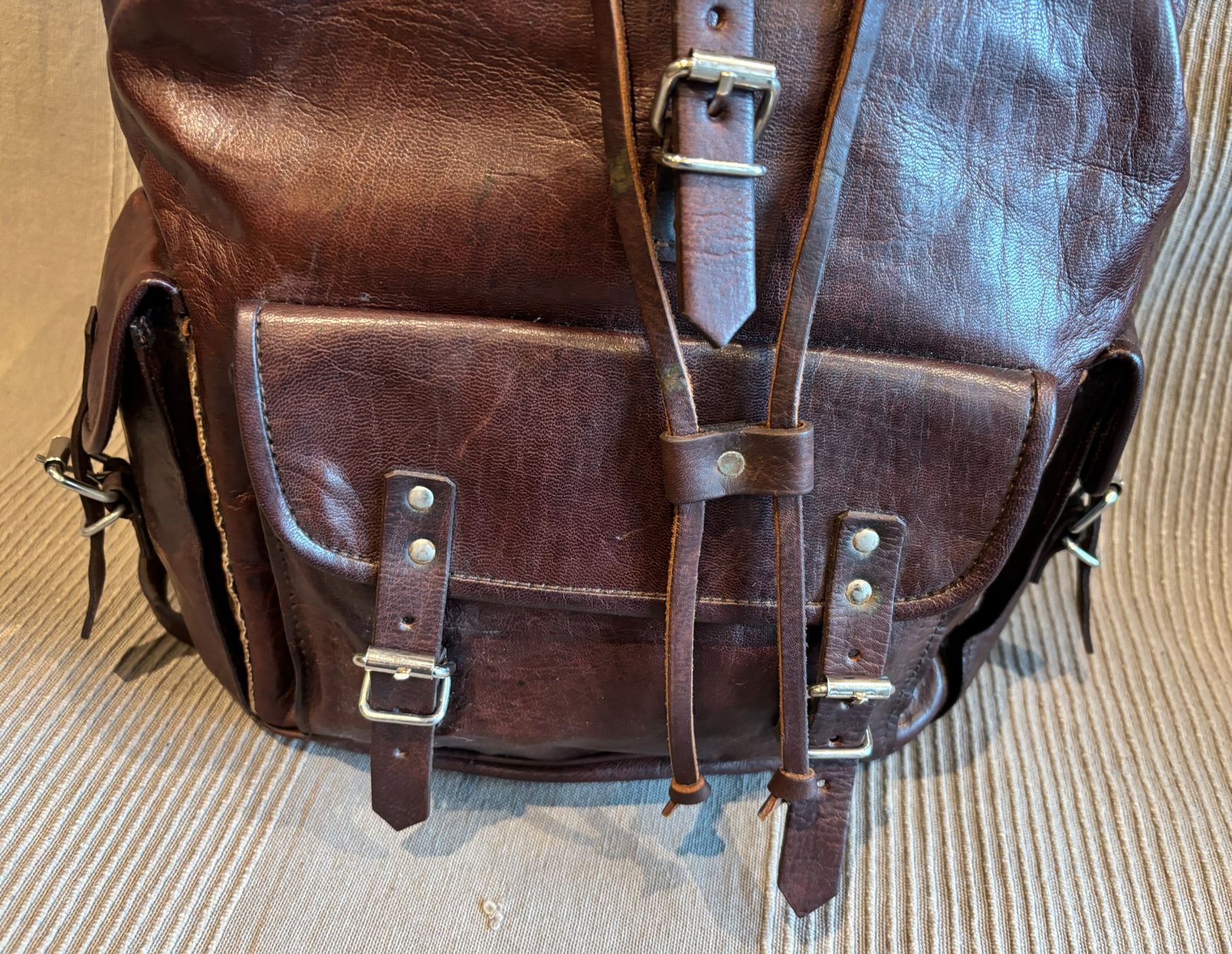 Zaini: Leder Rucksack dunkelbraun – Usato da Bern venduto da Chraebu2 2