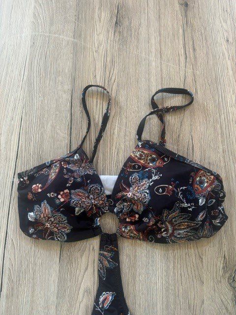 Badekleider & Bikinis: Badekleid – Gebraucht aus Wilen b. Wollerau von Andrea13 1