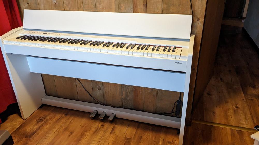 Digital Piano Roland F-130R-WH | Acheter sur Ricardo