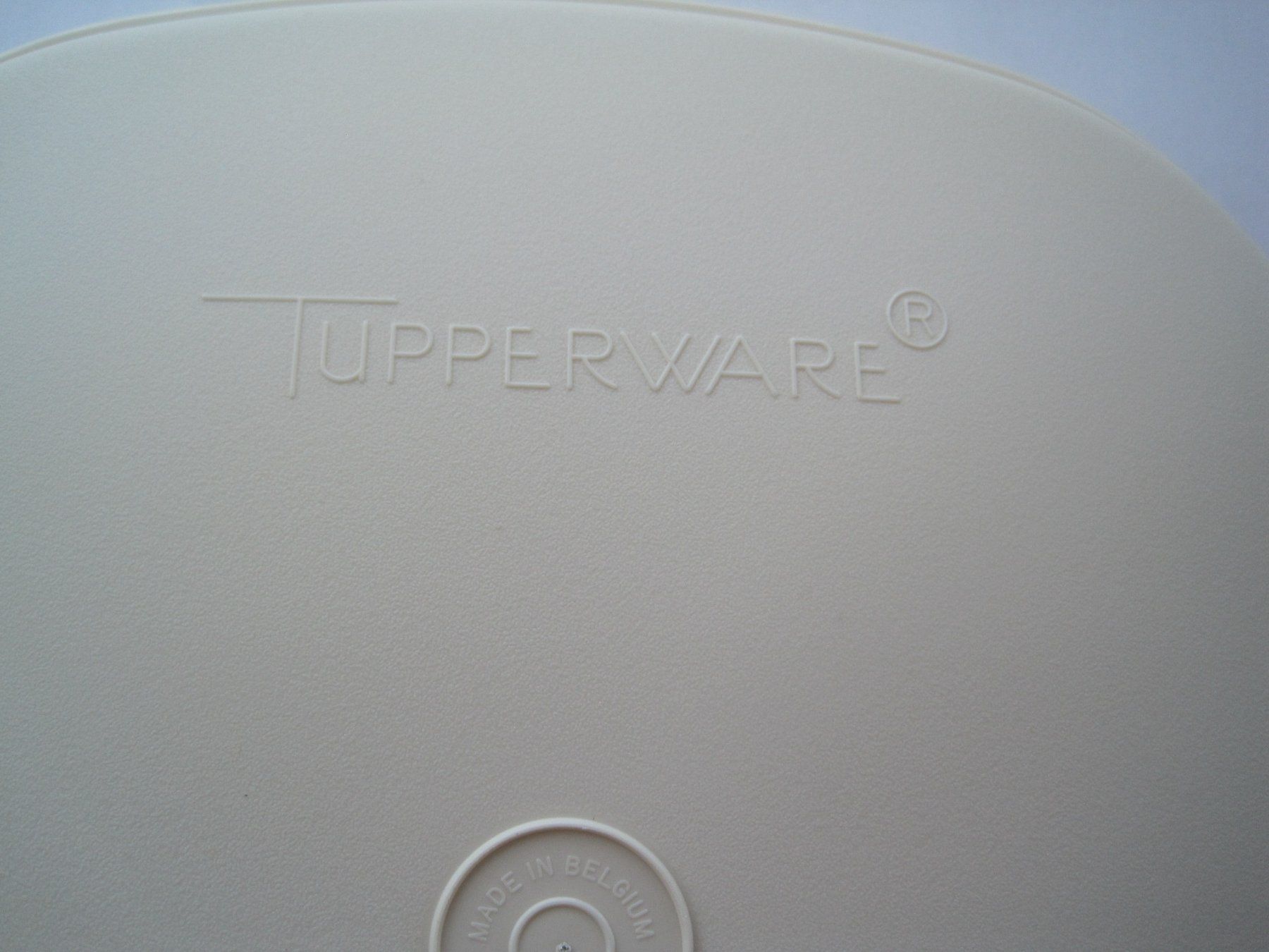 Tupperware Recipients et similaires: Tupperware Multi Server mit Siebeinsatz und Deckel – D'occasion à Schachen LU par moepsli5 6