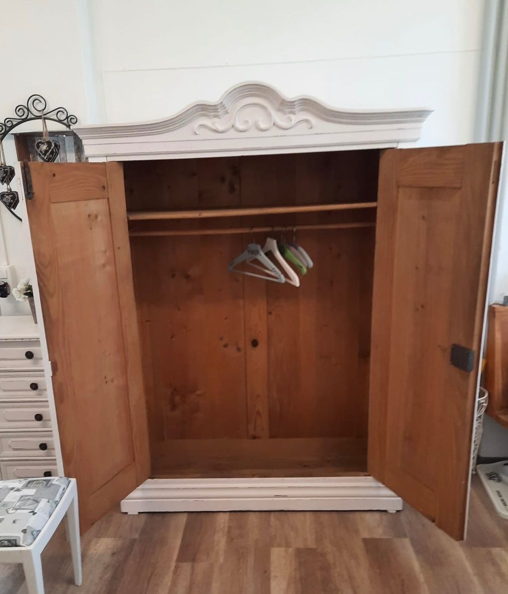 Armadi: Alter restaurierter Shabby Schrank – Usato da Tägerwilen venduto da man_qx8b 1