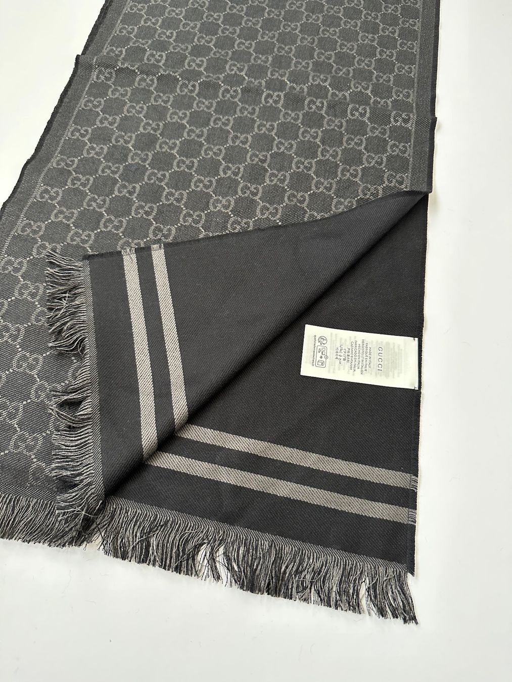 Gucci Sciarpe: Gucci sciarpa – Nuovo (secondo la descrizione) da Pregassona venduto da Reluxuryspace 1