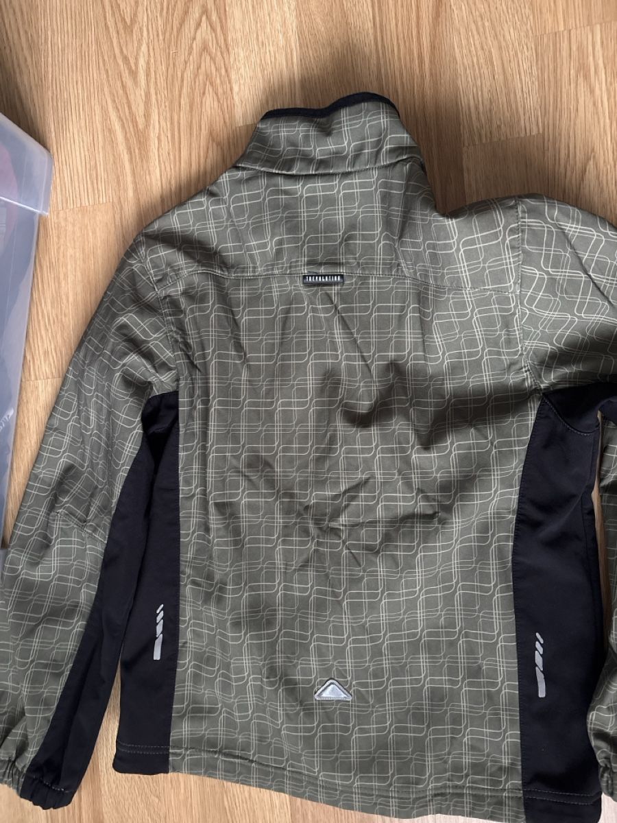 Trevolution Jacken & Mäntel: Windjacke Trevolution Gr. 152 – Gebraucht aus Zürich von Moskitia 2