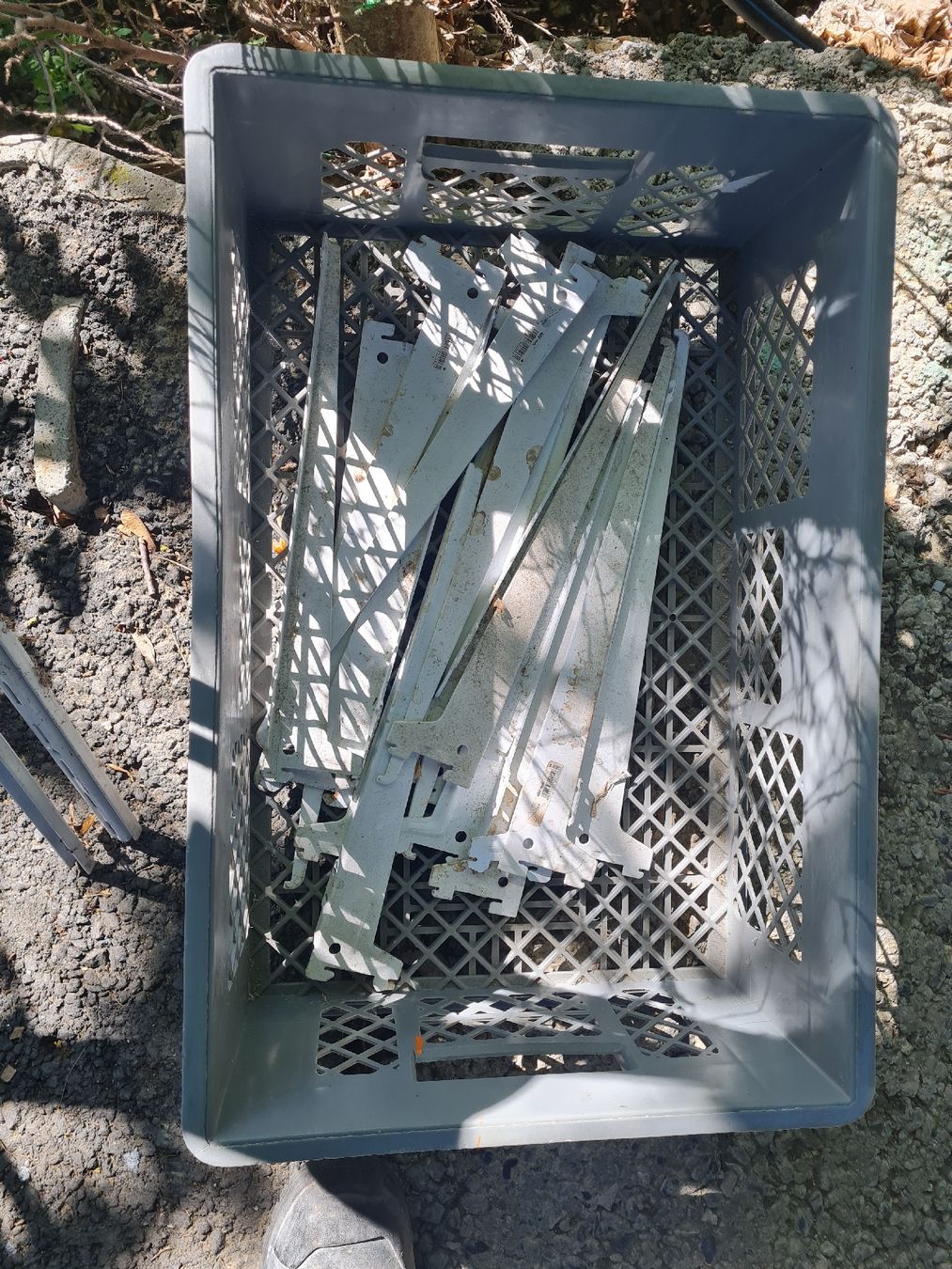Scaffali: matériel pour etagere modulaire – Usato da Villarepos venduto da jerjer22
