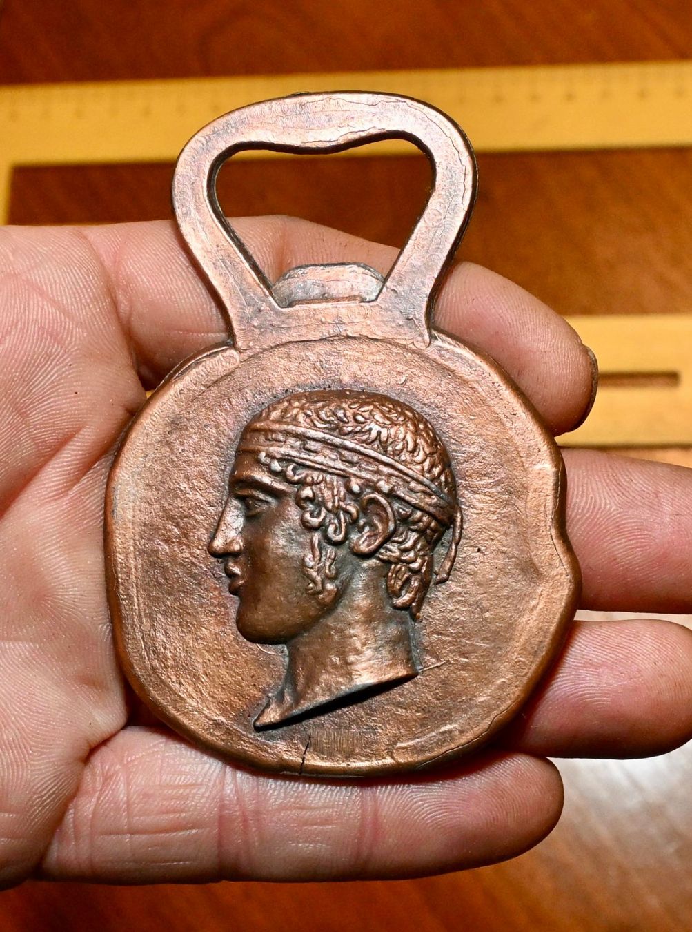 Flaschenöffner & -verschlüsse: VINTAGE Bronze Flaschenöffner MADE IN GREECE Sphinx – Gebraucht aus Pfaffhausen von mono_rec 1