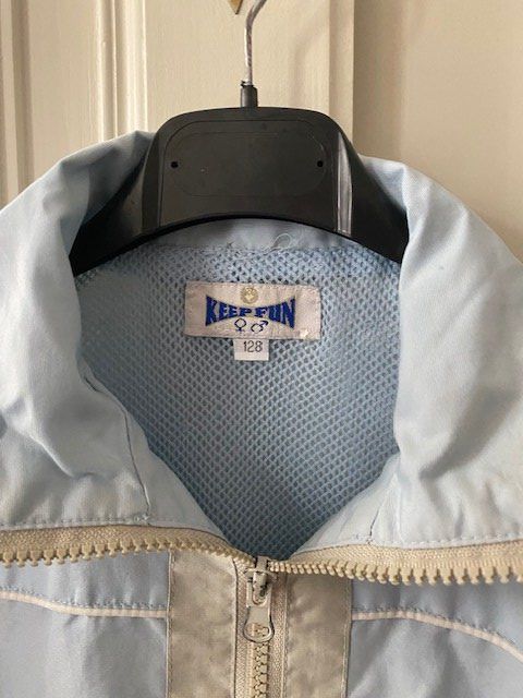 Lotti di vestiti: Fleece Jacke und Regenjacke 128 – Usato da Fribourg venduto da geraldine132 3