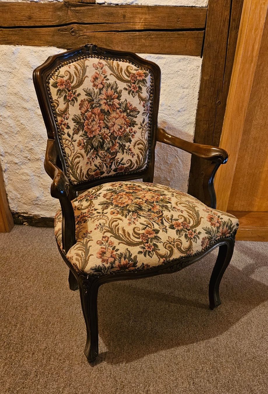 Set di tavolo e panche: Alter Tisch mit zwei Stühlen – Usato da Bennau venduto da doris73