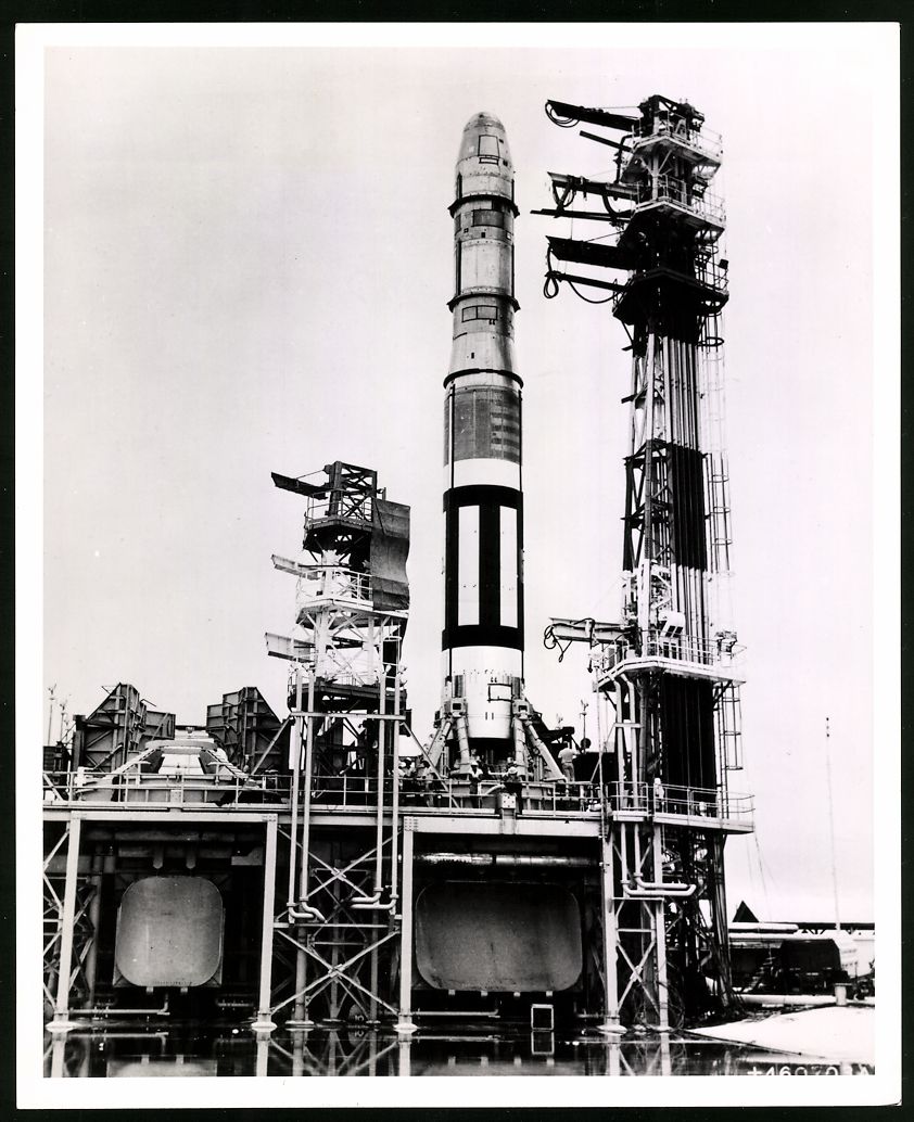 Fotografie &  Plakate: Fotografie Cape Canaveral / FL, first ae – Gebraucht aus Berlin von bartko-reher