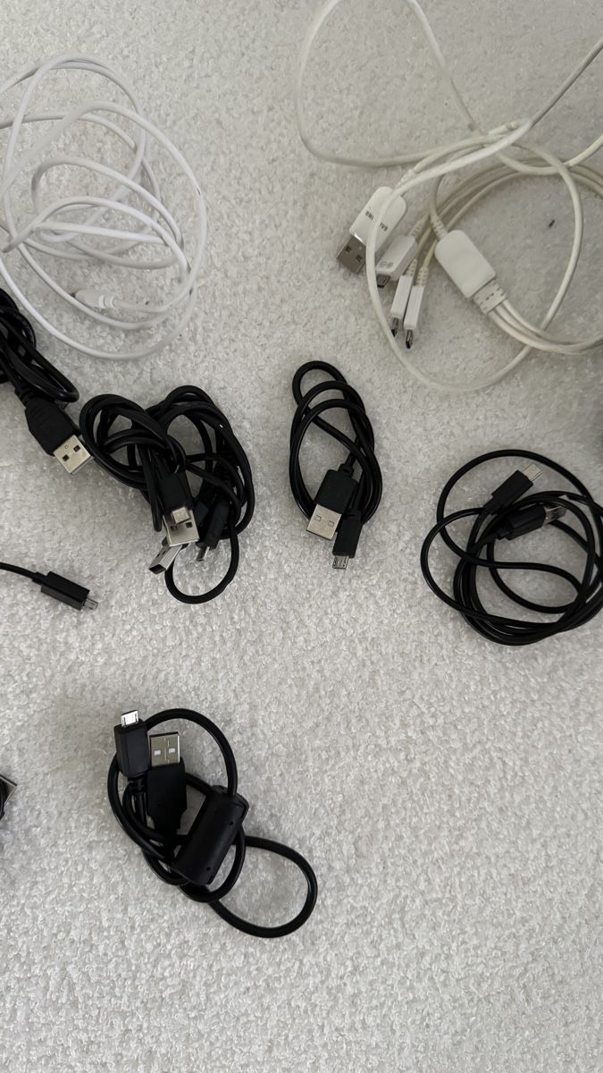 Cavi: Câbles MICRO USB 1.- pièce – Nuovo (secondo la descrizione) da Vevey venduto da diogodasilva_ 1