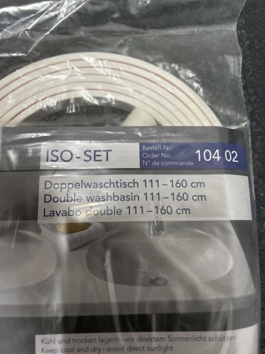 Sanitari: Iso-Set für Doppelwaschtisch – Nuovo e nell'imballaggio originale da Esslingen venduto da HP1973 1