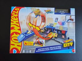 Neu - Hot Wheels - Super Polizeistation (Verp. Beschädigt)