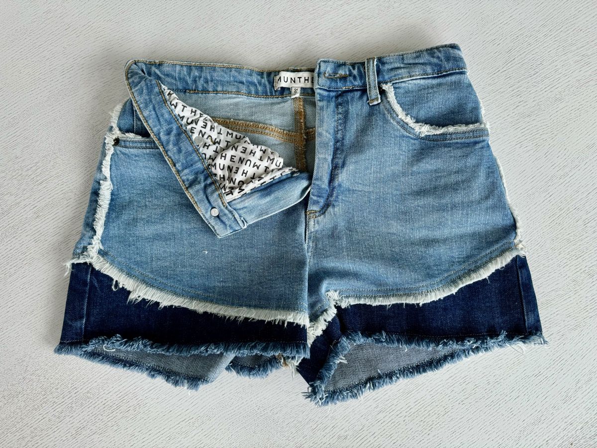 Jeans: MUNTHE luxe Short Jean - Blue – Nuovo (secondo la descrizione) da La Sarraz venduto da Marina213