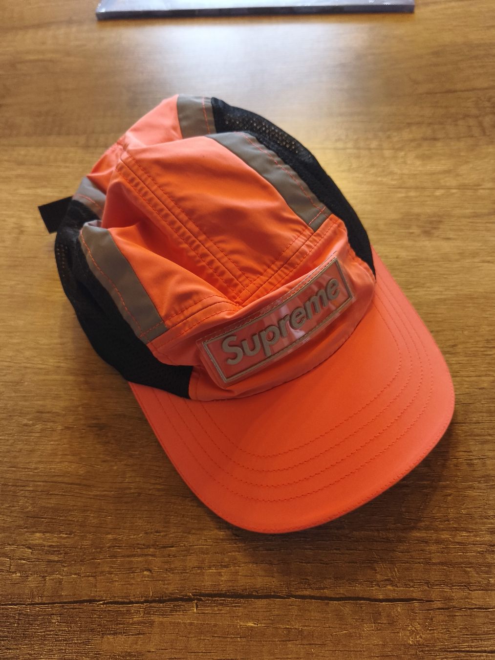 Supreme Copricapi, berretti & cappellini: Supreme Campcap Side Mesh – Nuovo (secondo la descrizione) da Kandersteg venduto da digginblackpearlz