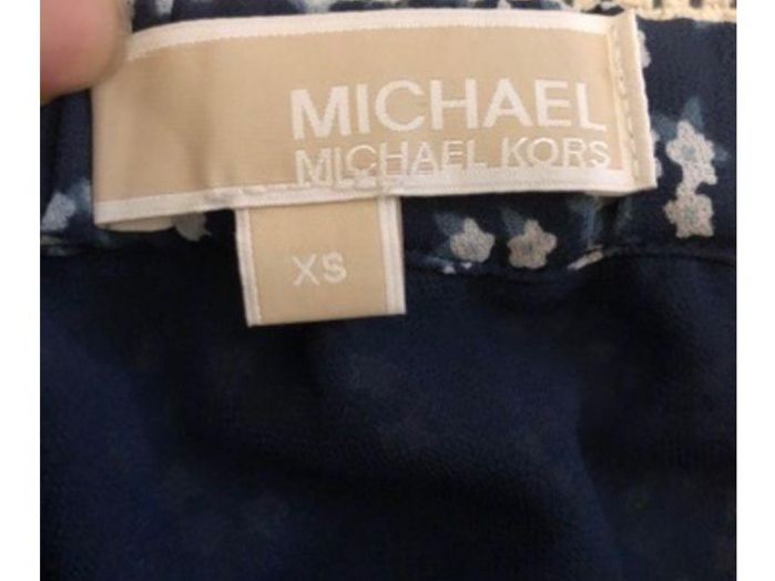 Michael Kors Top: Top épaules dénudées à fleurs Michael Kors – Nuovo (secondo la descrizione) da Genève venduto da vic_s9c5 6