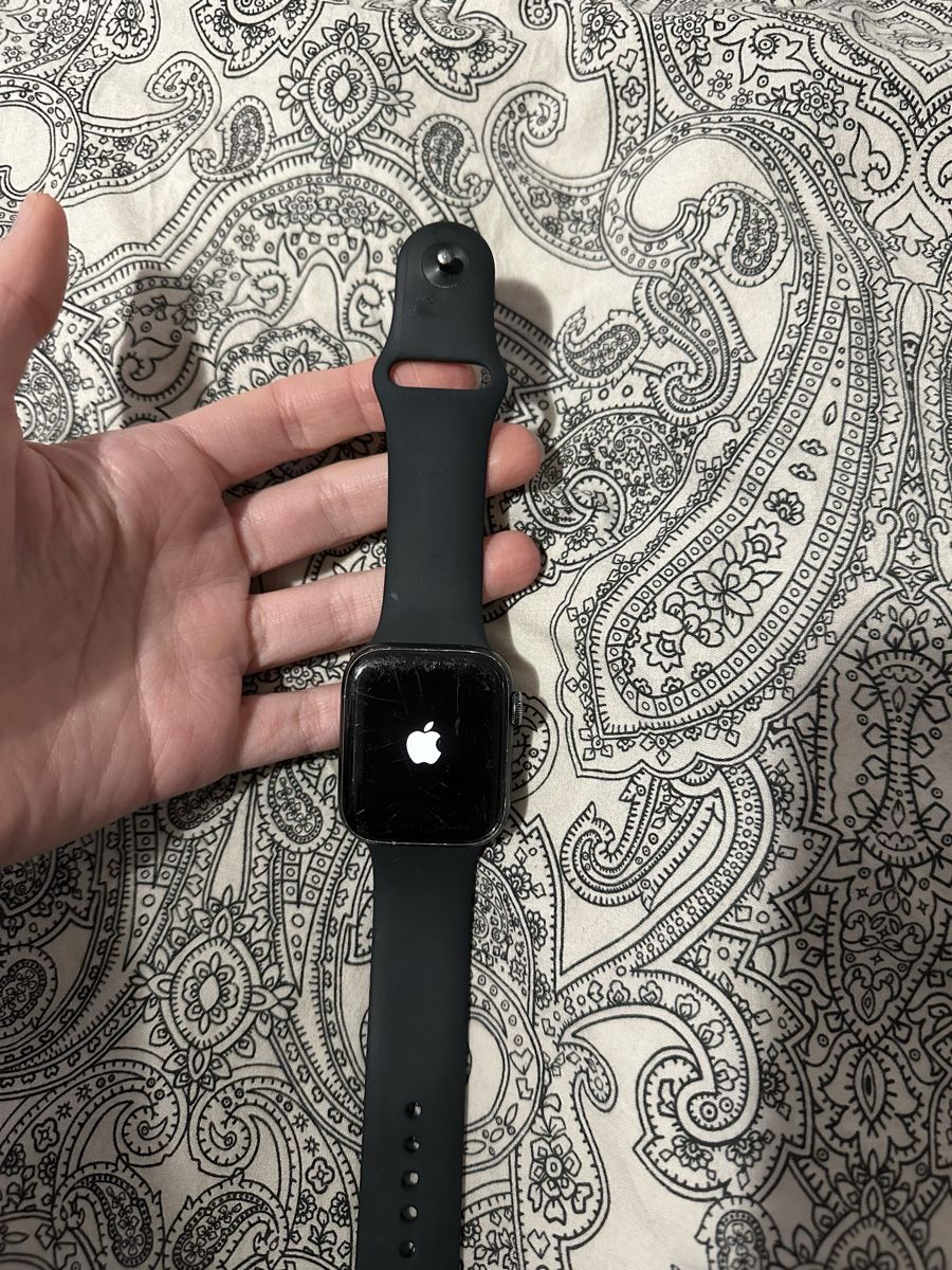 Apple Smartwatch: Apple watch SE 44mm – Usato da Gordola venduto da EleSecondHand-TCG 1