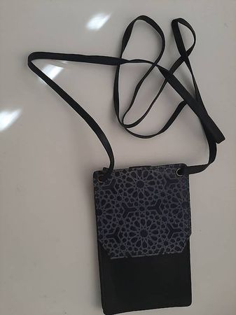 Traghülle für Handy/Smart Phone, aus Leder, scharz 