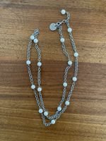 Patrizia Pepe lange silberne Kette mit weißen Kunstperlen