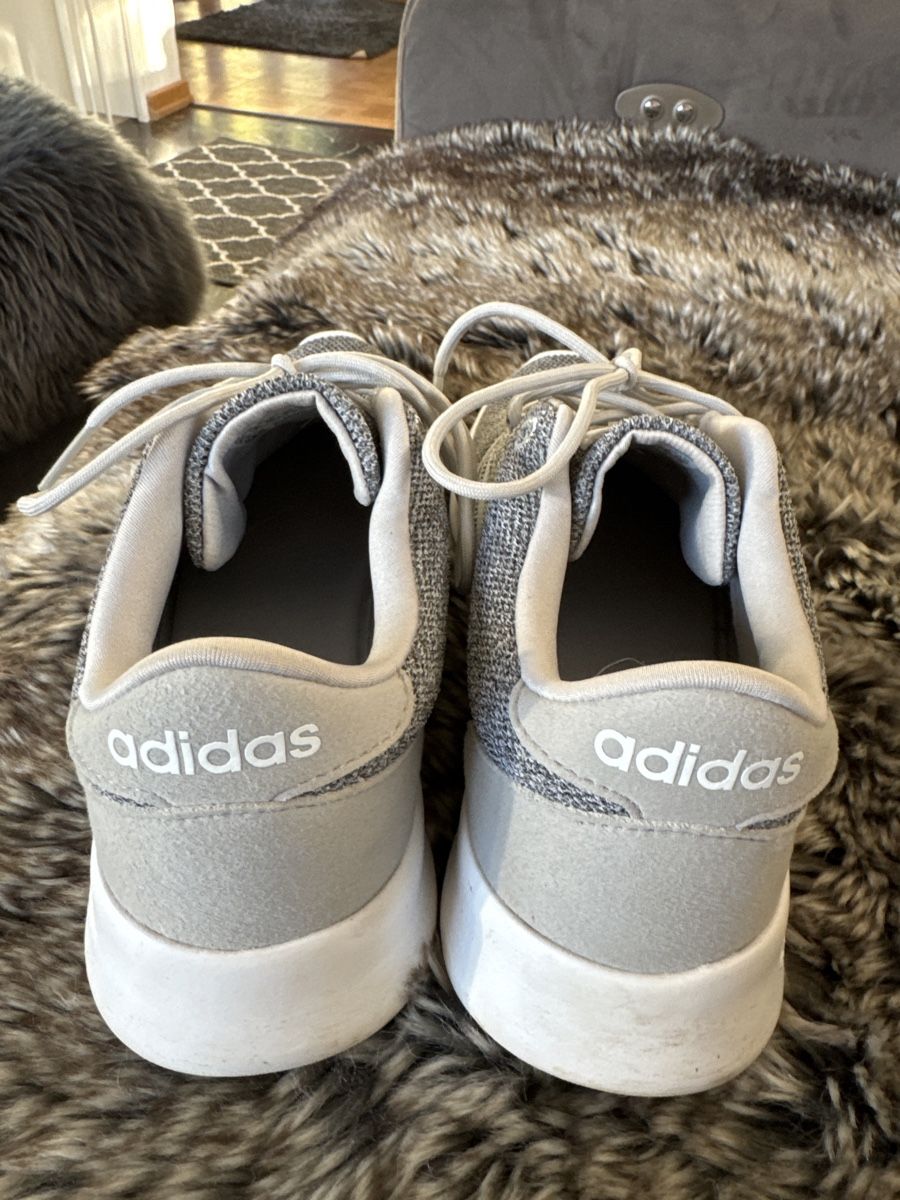 Scarpe da donna: Adidas Cloudfoam Schuhe (39,5) – Usato da Vezia venduto da sidu03 1