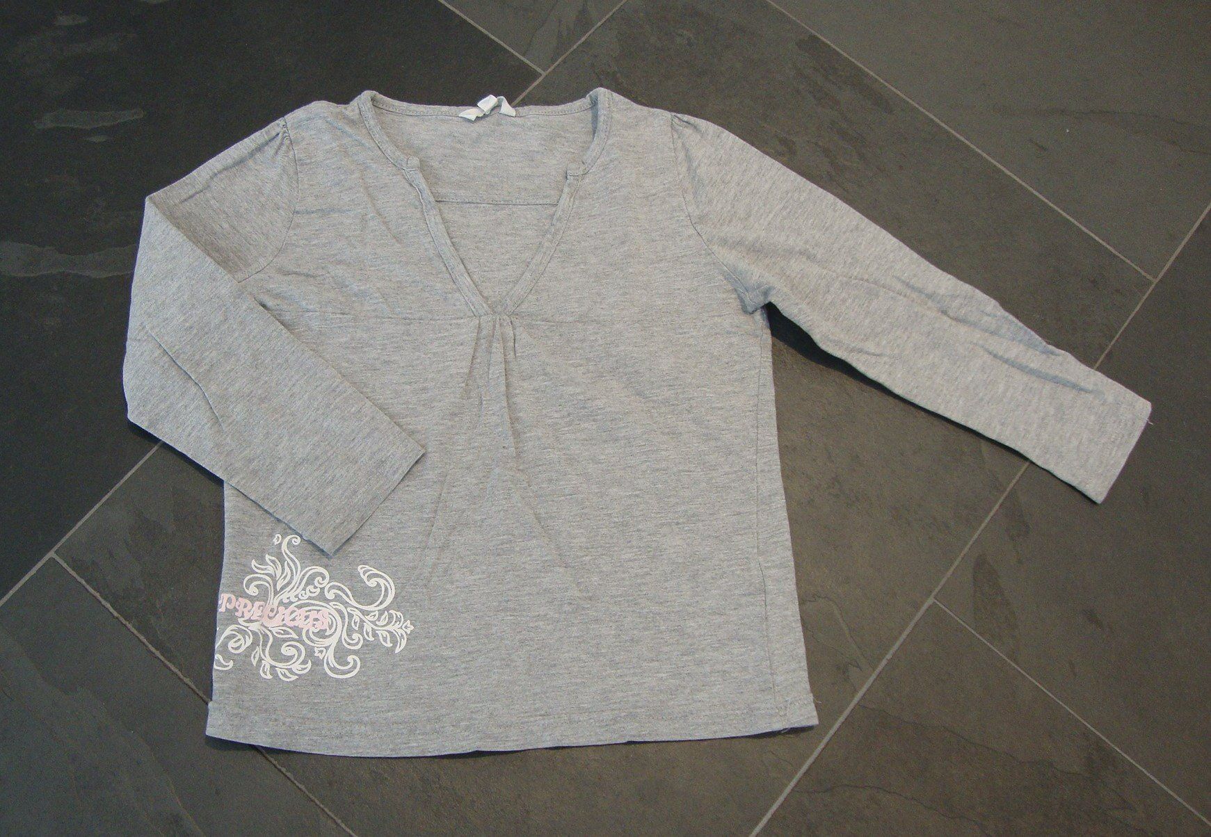 Maglioni & Felpe: ++ leichter Pullover ++ Gr. 110 / 116 ++ in grau ++ – Usato da Chur venduto da aladin_04