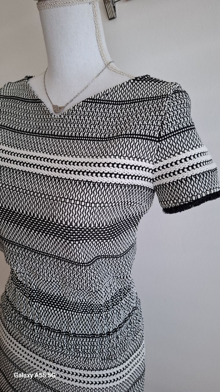 Maje Vestiti: Robe Maje rayée noir et blanc Taille 1 ou 36 Élégante – Usato da Payerne venduto da wardi11 3