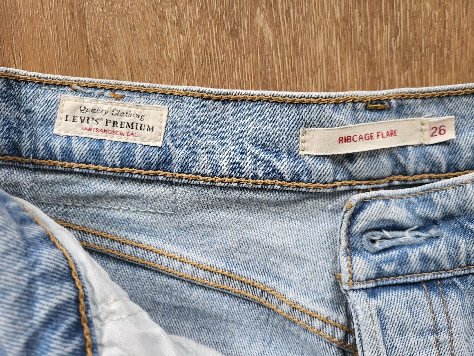 Levi's Jeans: Levis Jeans Ribage Flare W26 L30 – Usato da Luzern venduto da ang_yjz9 1