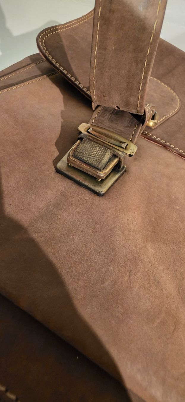 Valigie & Borse: Vintage Ledertasche / Umhängetasche – Usato da Wichtrach venduto da Croianer 5