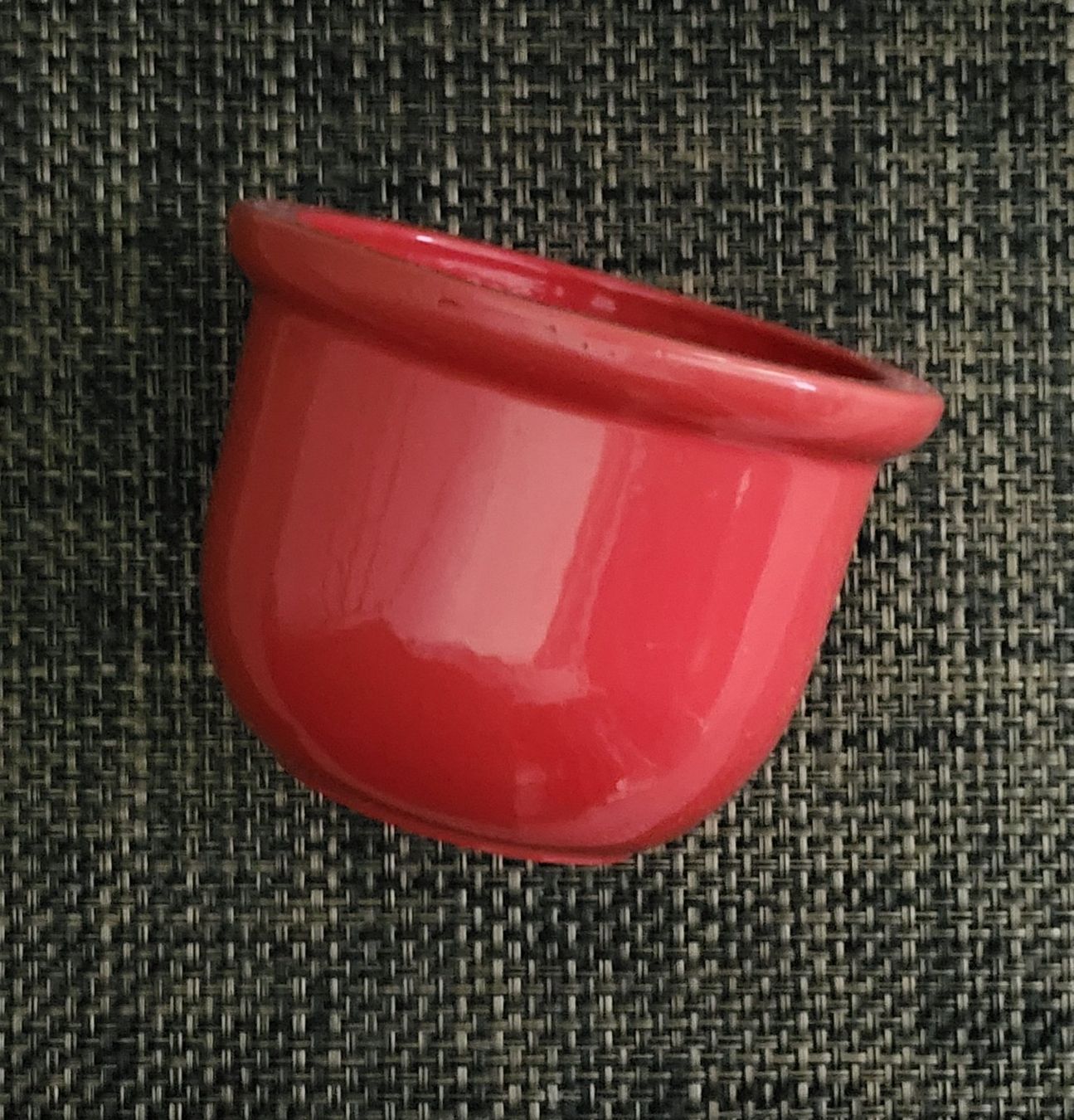 Pots de fleurs: Blumentopf rot (Durchmesser oben 16 cm) – D'occasion à Eschlikon TG par Hirzliblick