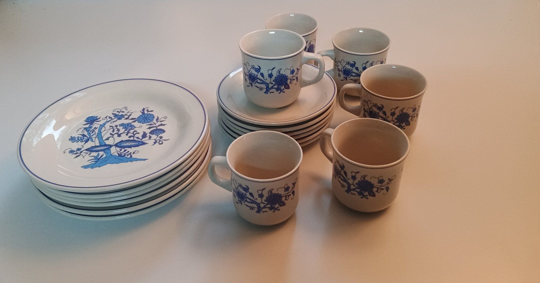 Set di piatti: Kaffeeservice (neu) – Nuovo (secondo la descrizione) da Rothrist venduto da GIWALD 1