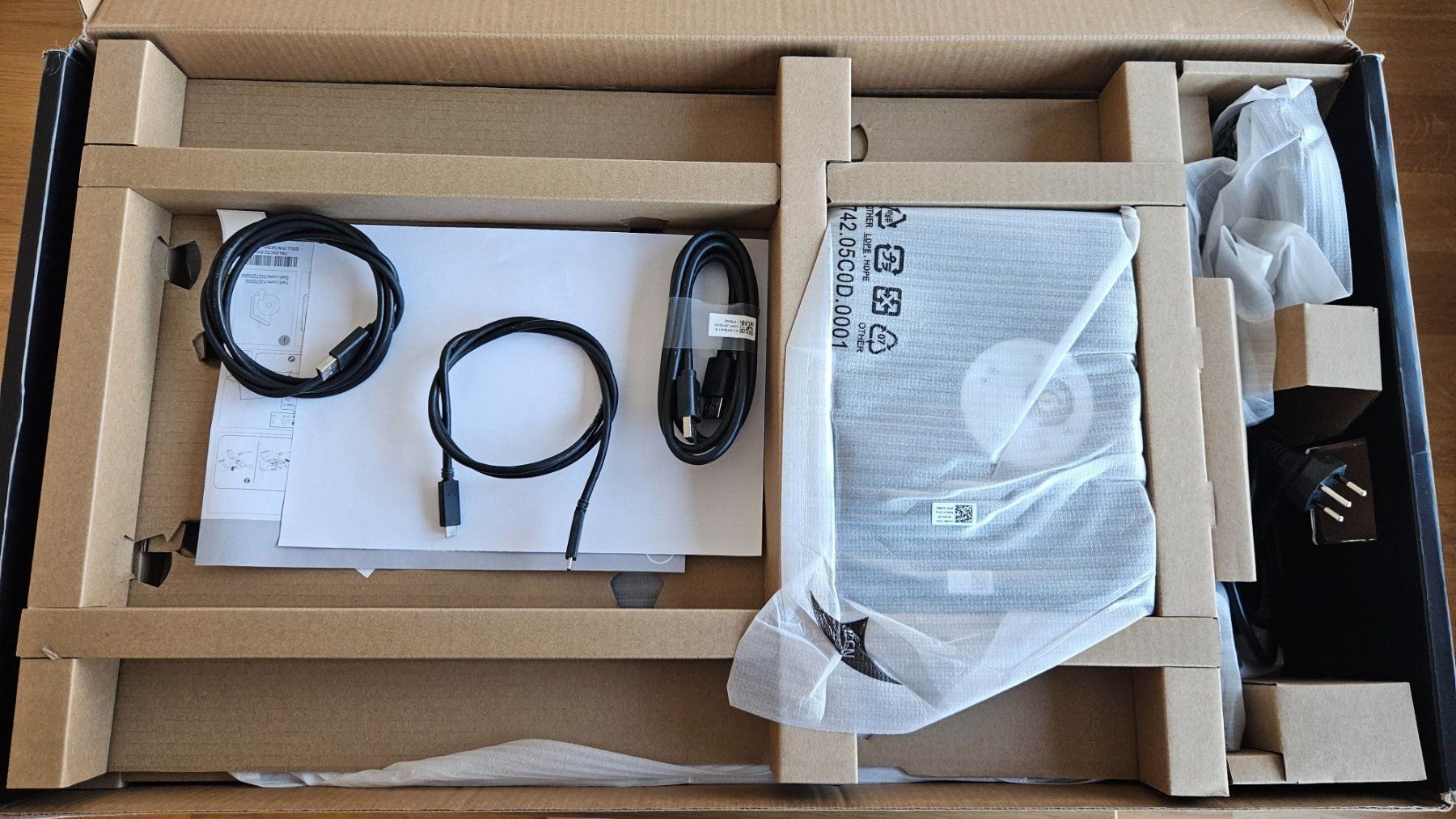 Dell Ecrans: Dell UltraSharp U2720Q – D'occasion à Glattpark(Opfikon) par legendarygates 1