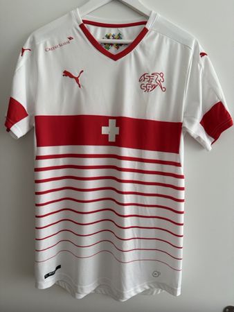 Puma Fussball Trikot Schweiz Grösse M neuwertig