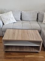 Couchtisch in Holzoptik mit Ablage & Rollen | 100 × 59cm