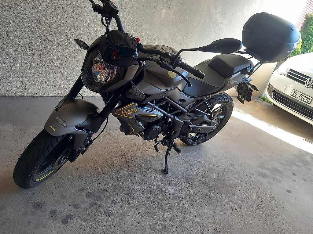 Benelli Strasse: Benelli BN 125 mit Topcase und Pirelli Pneu – Gebraucht aus Menzingen von reto2008 4