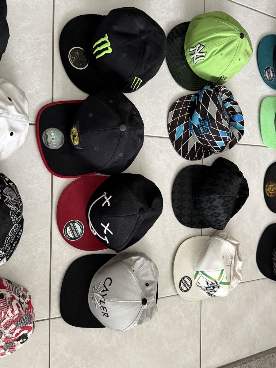 Altro in  Abbigliamento & Accessori: Sommer Caps Collection 22 Stk. – Usato da Wohlen AG venduto da Goodprises 2