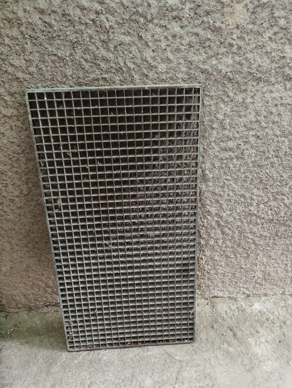 Grilles & Grillages: Eisenrost, Schareisen – D'occasion à Ostermundigen par Dinge1 1