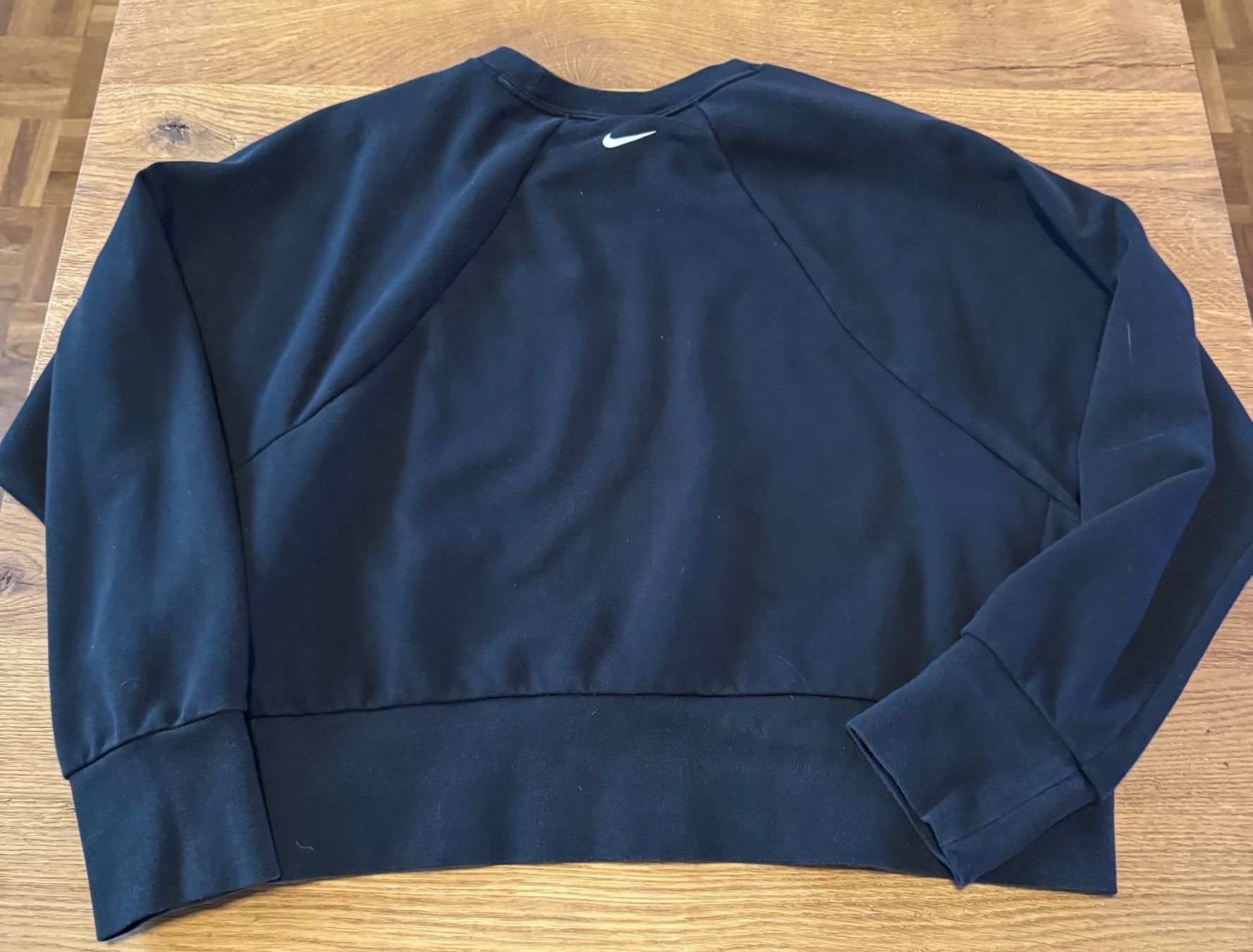 Nike Maglioni & Felpe: Nike Performance Sweatshirt – Usato da Herzogenbuchsee venduto da zukerka 2
