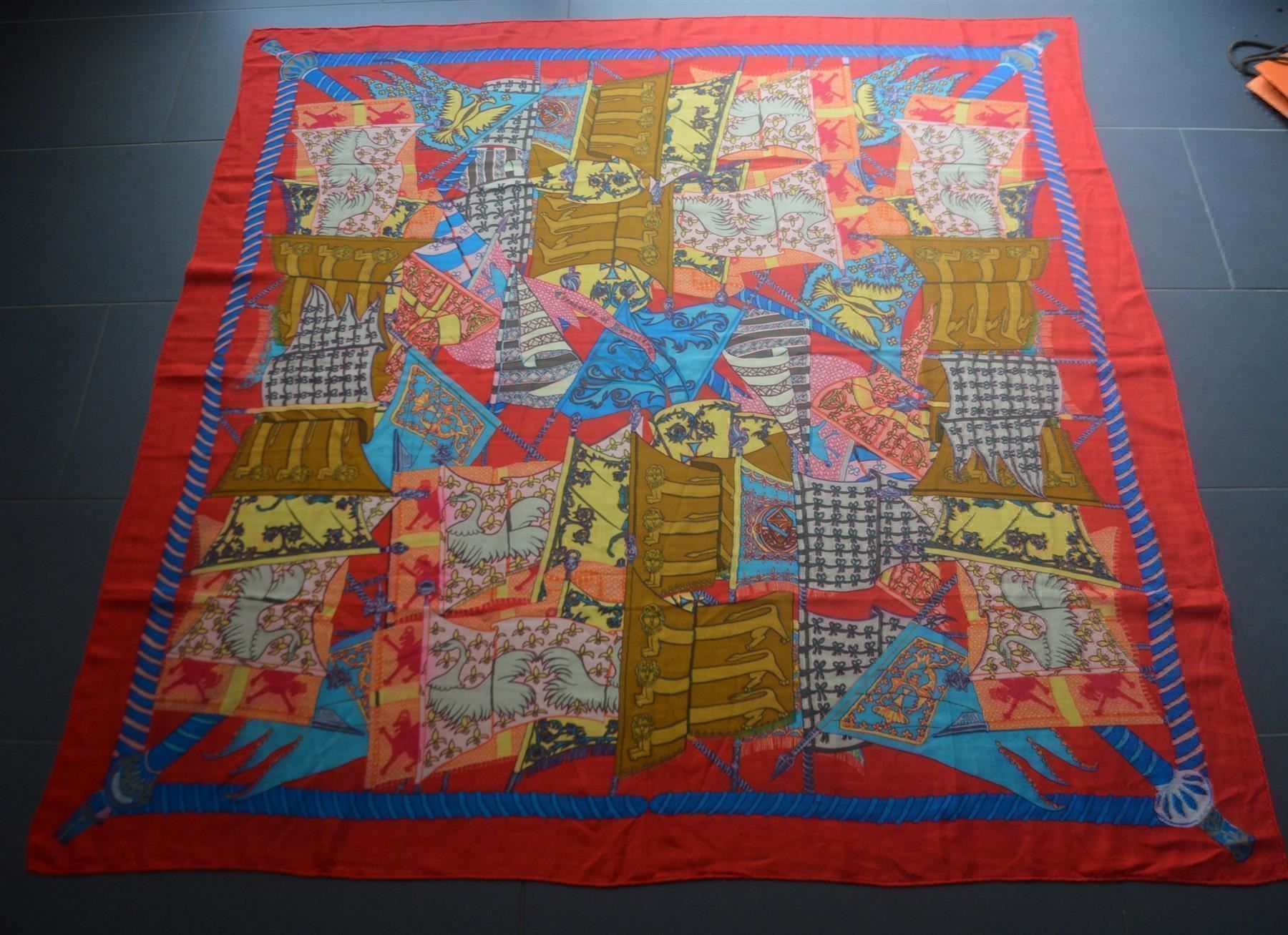 Hermès Foulard & Sciarpe: Schal / Châle Hermès 140 x 140 cm – Usato da Collonges venduto da Auganien 8