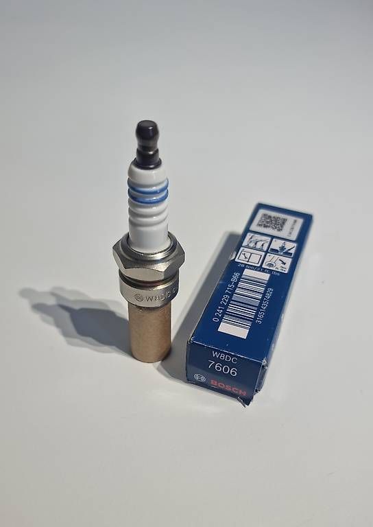 Tutti pezzi di ricambio auto: BOSCH W8DC spark plug – Usato da Grenchen venduto da Joray_Preparation
