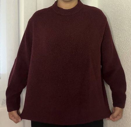 Bordeauxfarbener Strickpullover