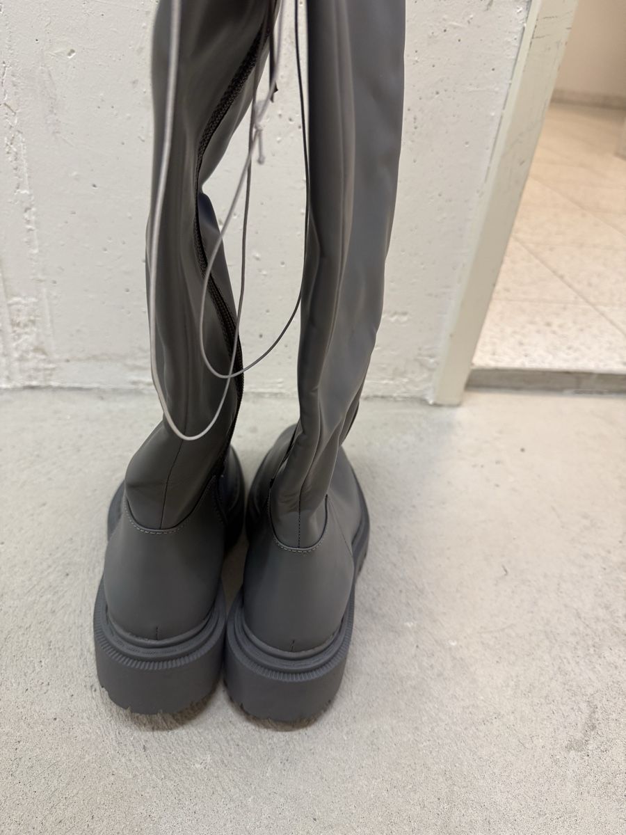 Monki Damenschuhe: Stiefel – Neu und originalverpackt aus Kriens von g_b_mk7j 8