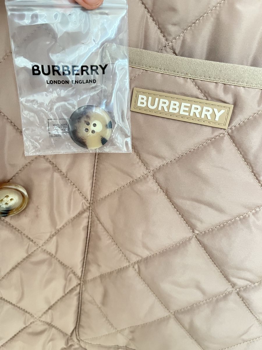 Burberry Mäntel: Burberry Quilted Double-Breasted Cotton Jacket Camel Tan – Neu (gemäss Beschreibung) aus Horgen von Lumina_birkin 6
